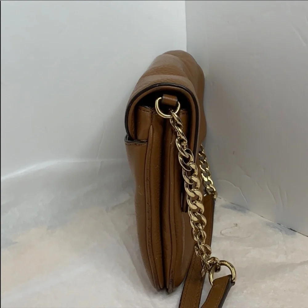 Michael Kors Pebbled Leather Jet Set crossbody